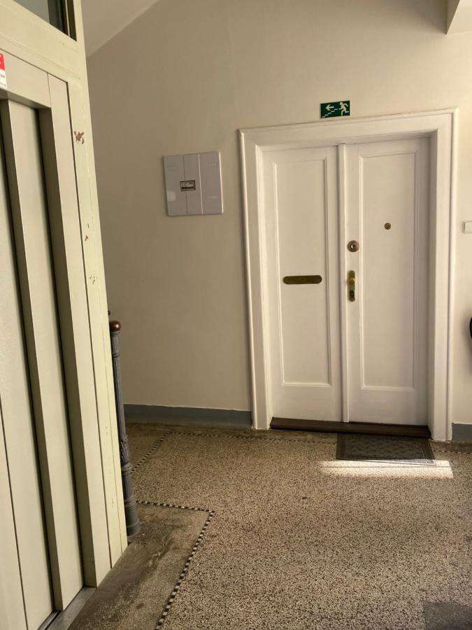 凯撒公寓酒店 布拉格 外观 照片