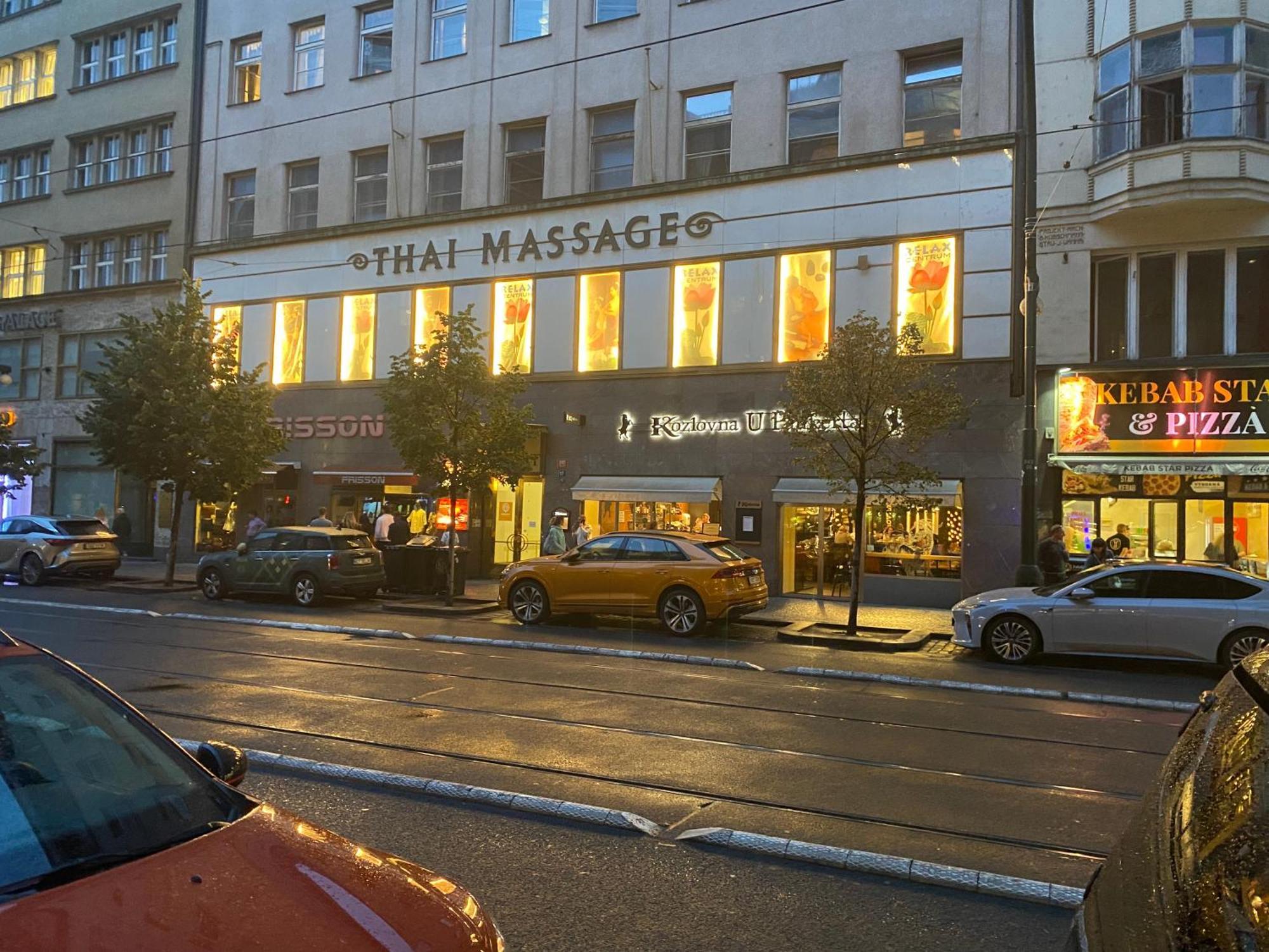 凯撒公寓酒店 布拉格 外观 照片