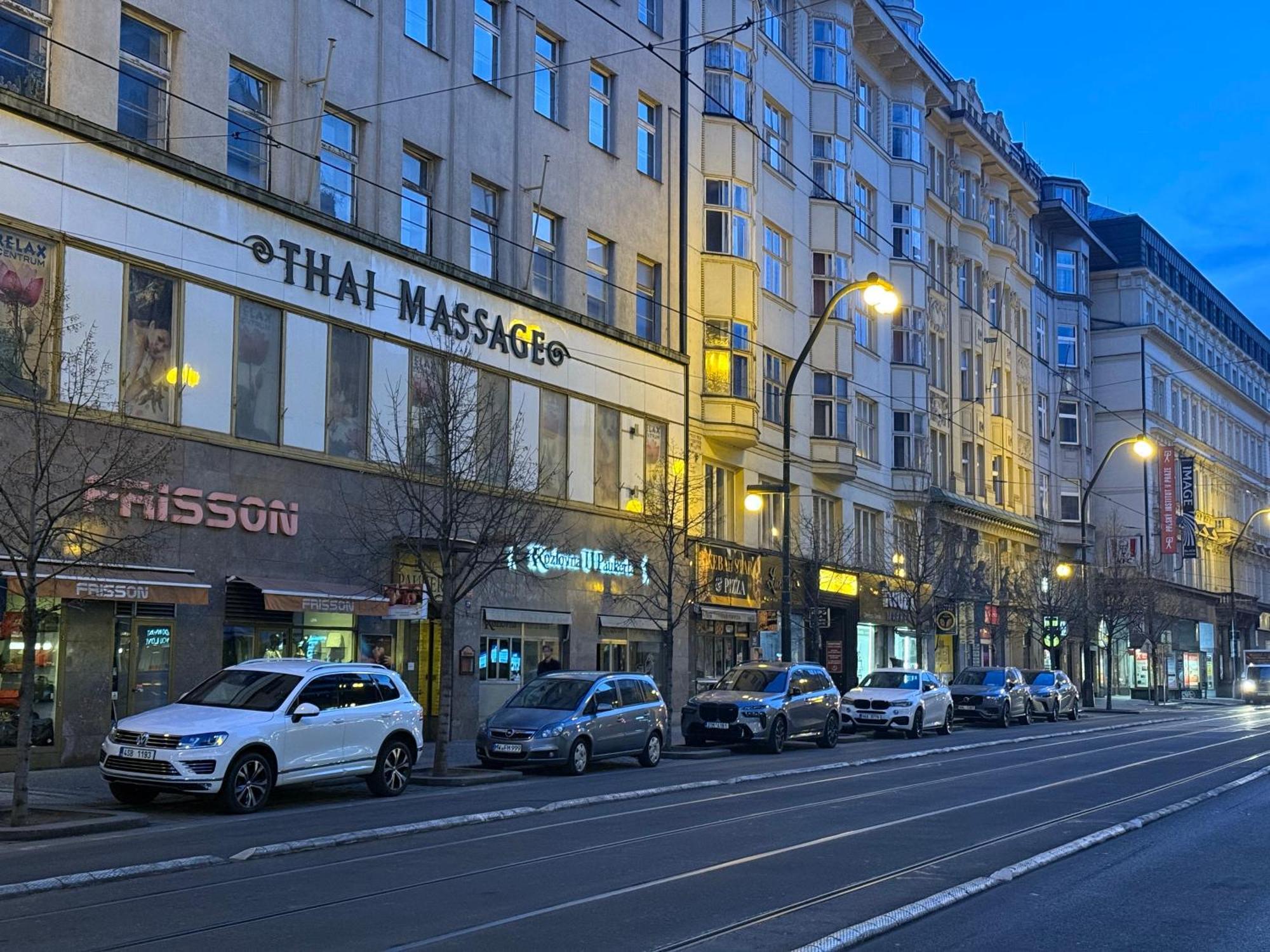 凯撒公寓酒店 布拉格 外观 照片