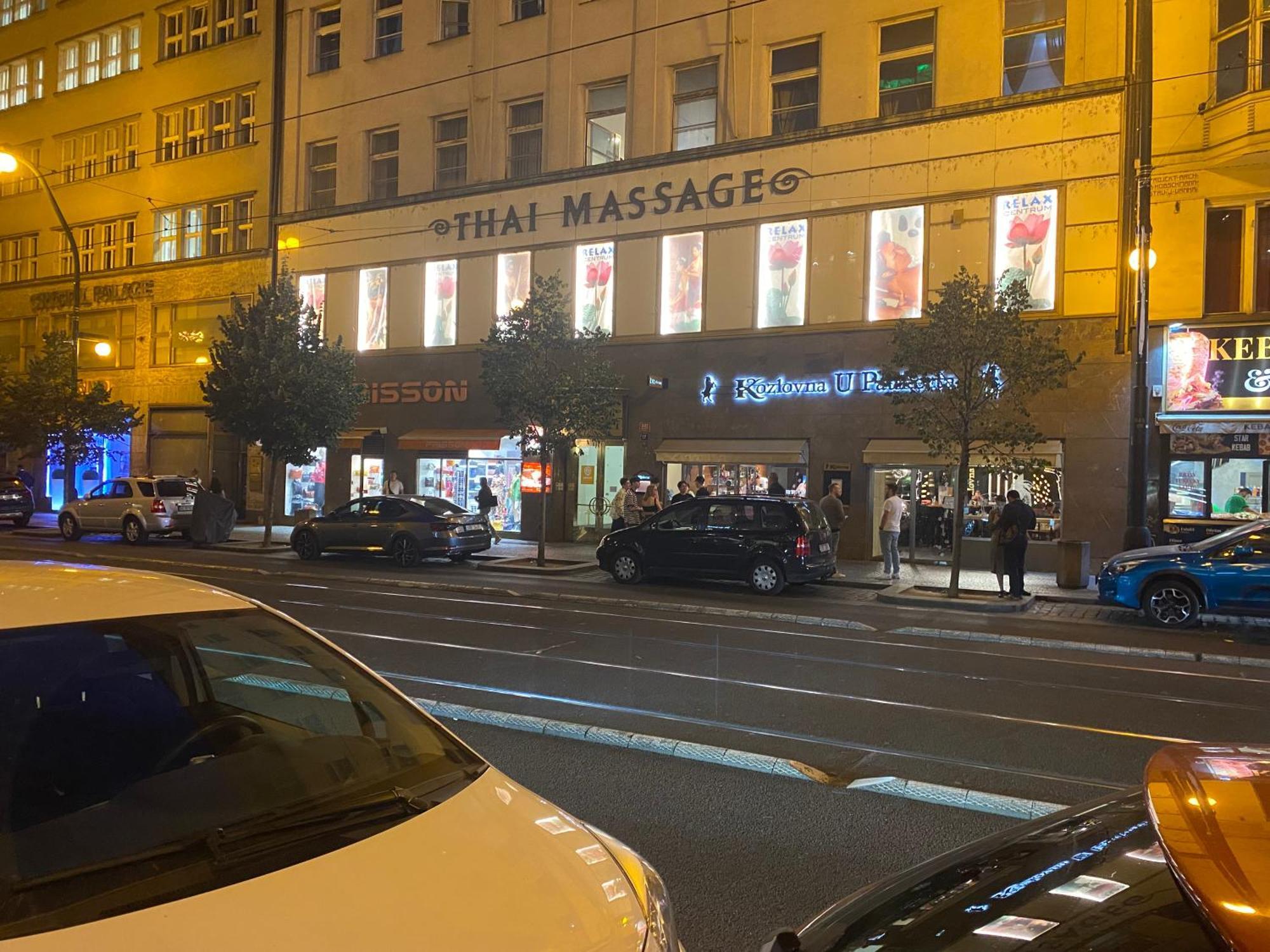 凯撒公寓酒店 布拉格 外观 照片